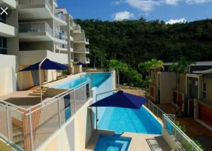 Azure Sea, Oceanviews, Wifi, 2 Pools + Gym