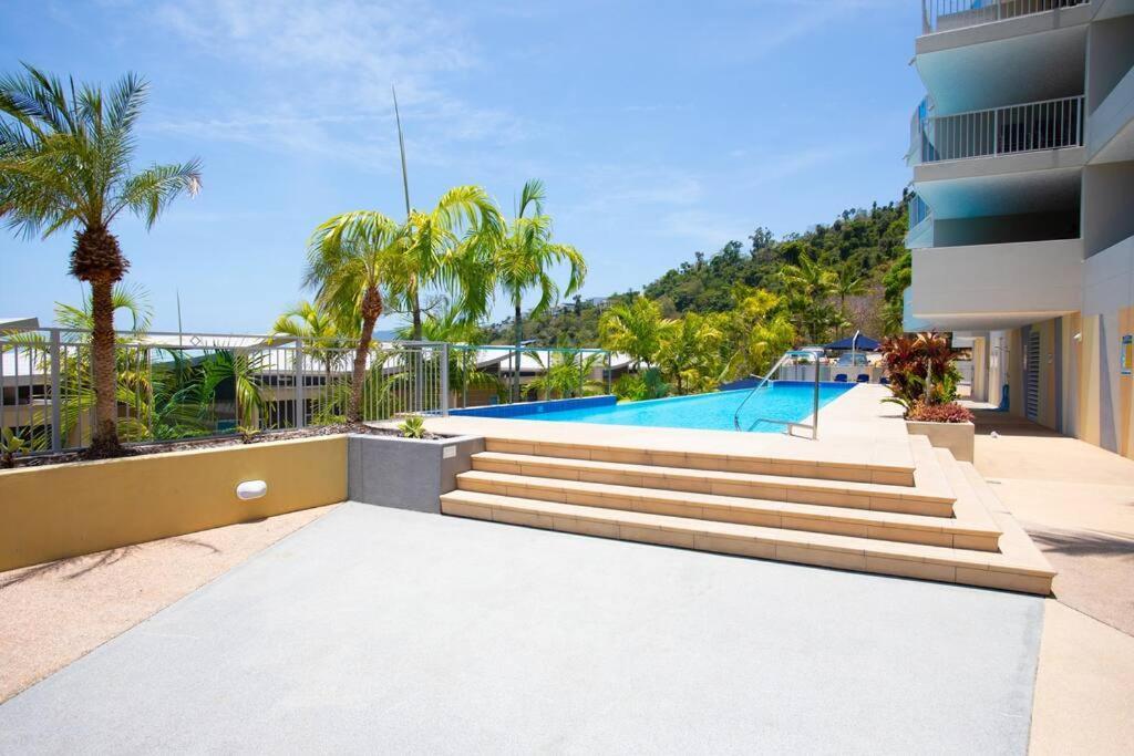 Apartment Azure Sea, Oceanviews, Wifi, 2 Pools + Gym *