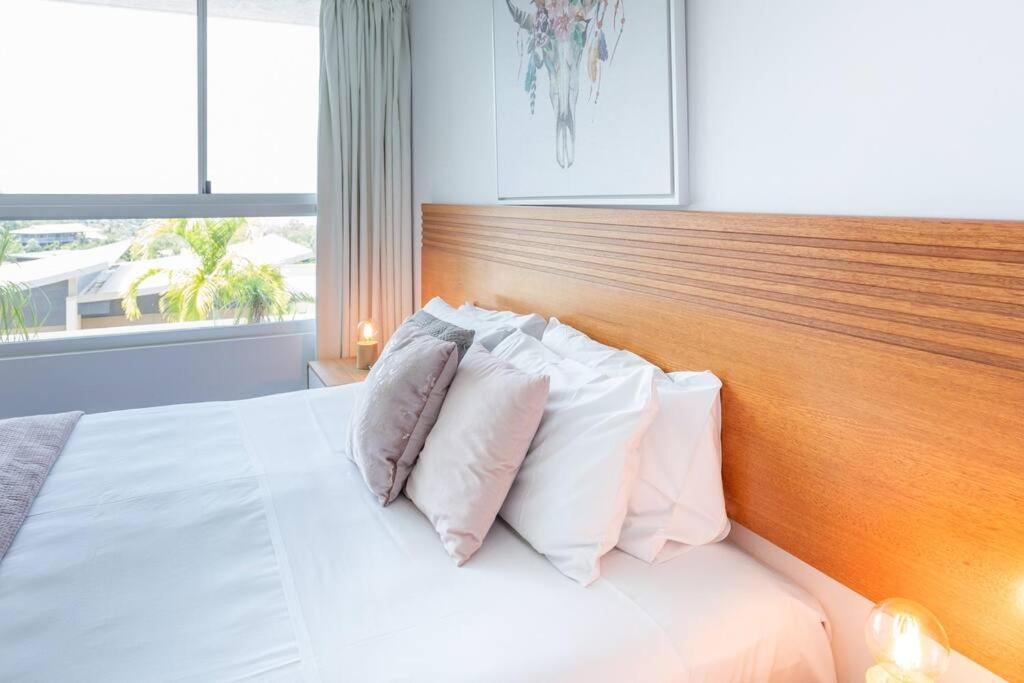 Apartment Azure Sea, Oceanviews, Wifi, 2 Pools + Gym Airlie Beach
