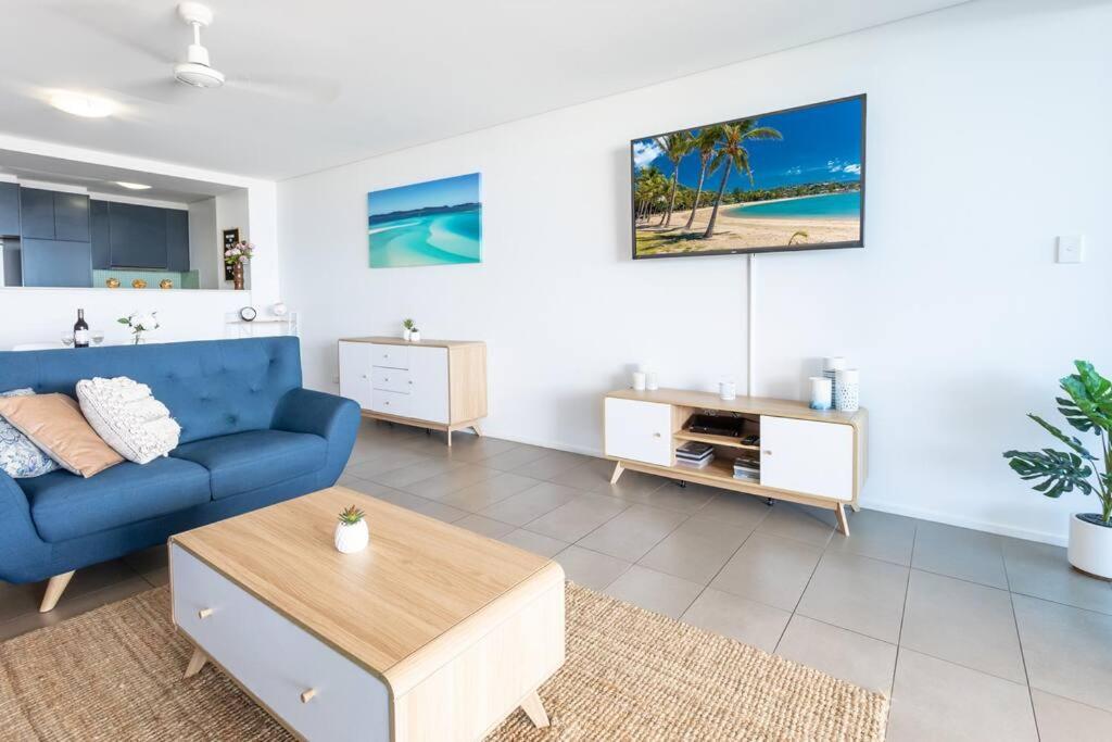 Azure Sea, Oceanviews, Wifi, 2 Pools + Gym Airlie Beach