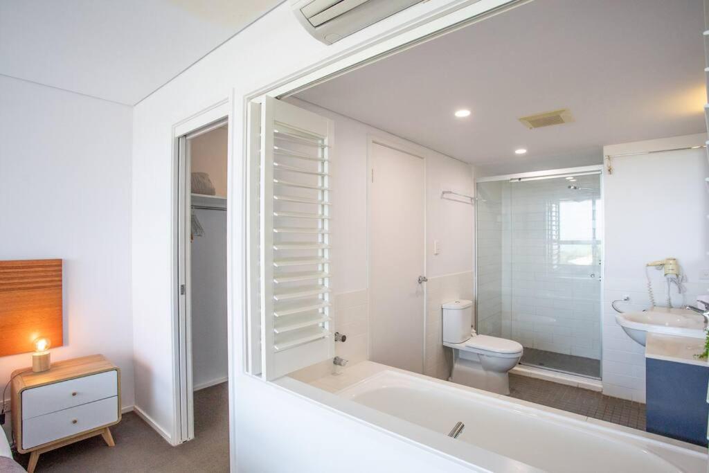 Azure Sea, Oceanviews, Wifi, 2 Pools + Gym * Airlie Beach