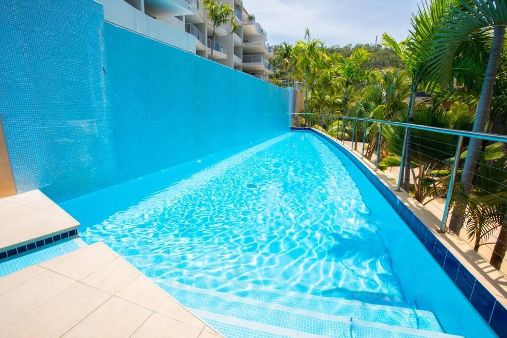 Apartment Azure Sea, Oceanviews, Wifi, 2 Pools + Gym