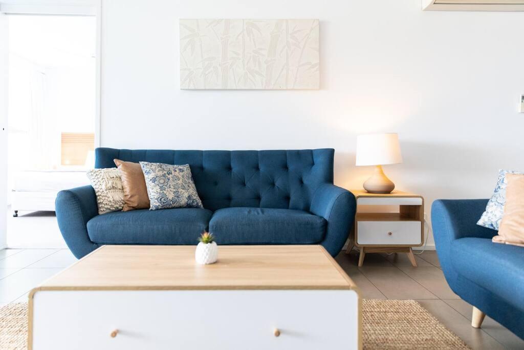 Apartment Azure Sea, Oceanviews, Wifi, 2 Pools + Gym